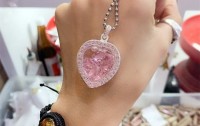泰国佛牌可以和玉、金饰、手串一起戴吗？搭配规则一次看懂