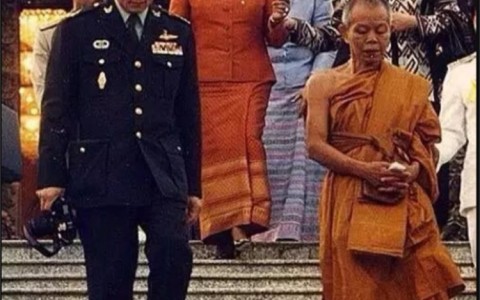 泰国高僧多有受尊敬？(下）