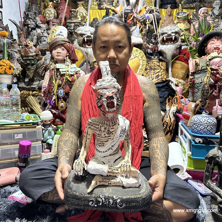泰国佛牌 阿赞湾猜 白色虎头鲁士 (2).jpg