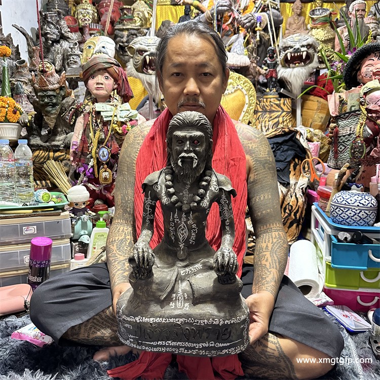 泰国佛牌 阿赞湾猜 坐姿鲁士 (2).jpg