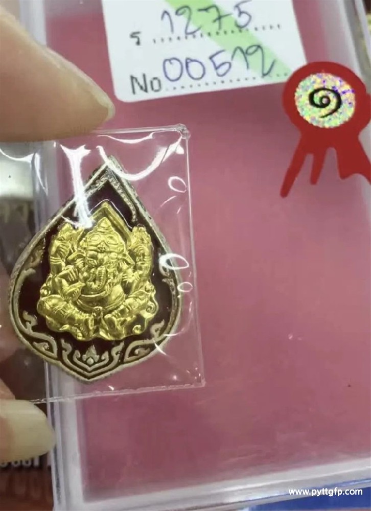 泰国佛牌证书、寺庙卡、比赛卡、鉴定卡有什么区别？新手看图就懂