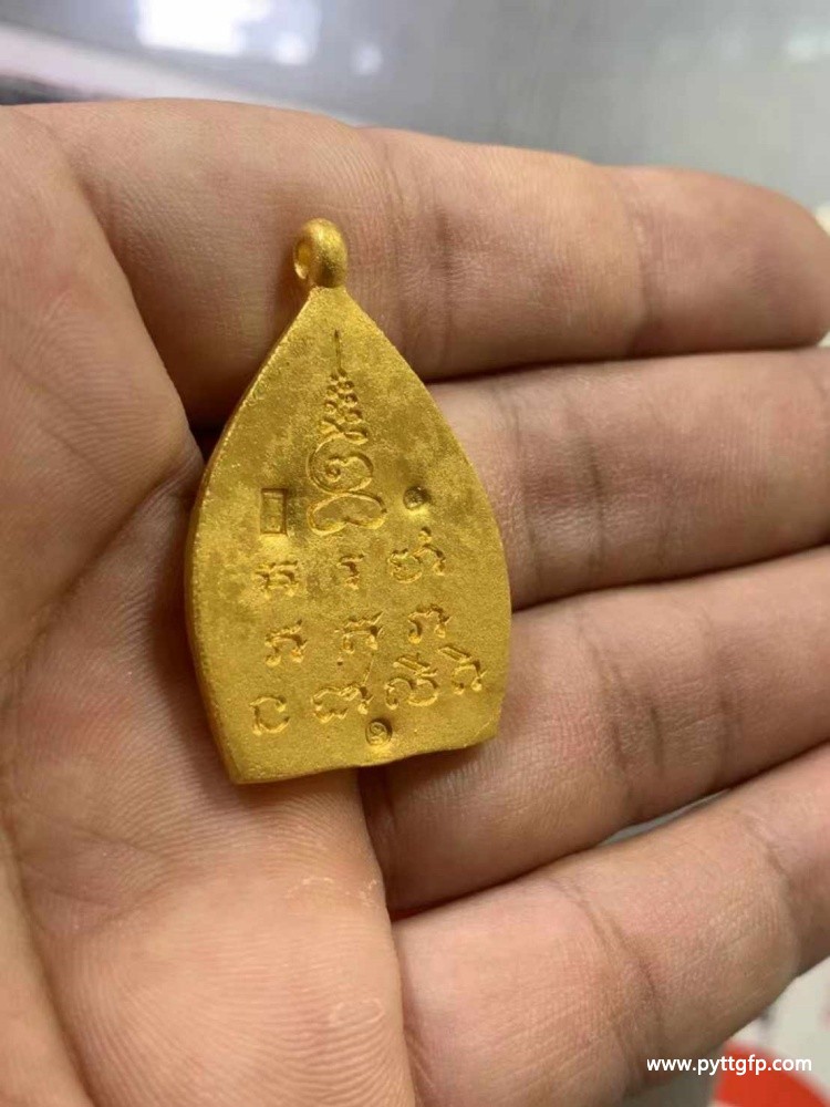 泰国佛牌 龙婆遮 2535 座山佛 (7).jpg