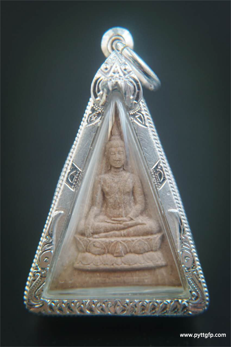 泰国佛牌 南帕亚女王佛佛牌