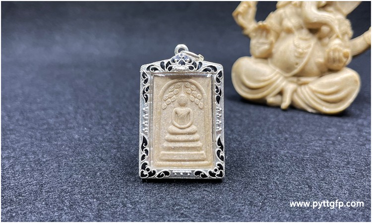 龙婆咪 2537年 菩提叶崇迪佛佛牌 龙婆咪 2537年 菩提叶崇迪佛10.jpg